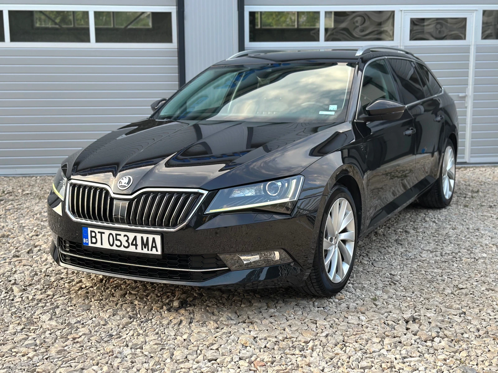 Skoda Superb 2.0TDI AVTOMAT FULL - изображение 2
