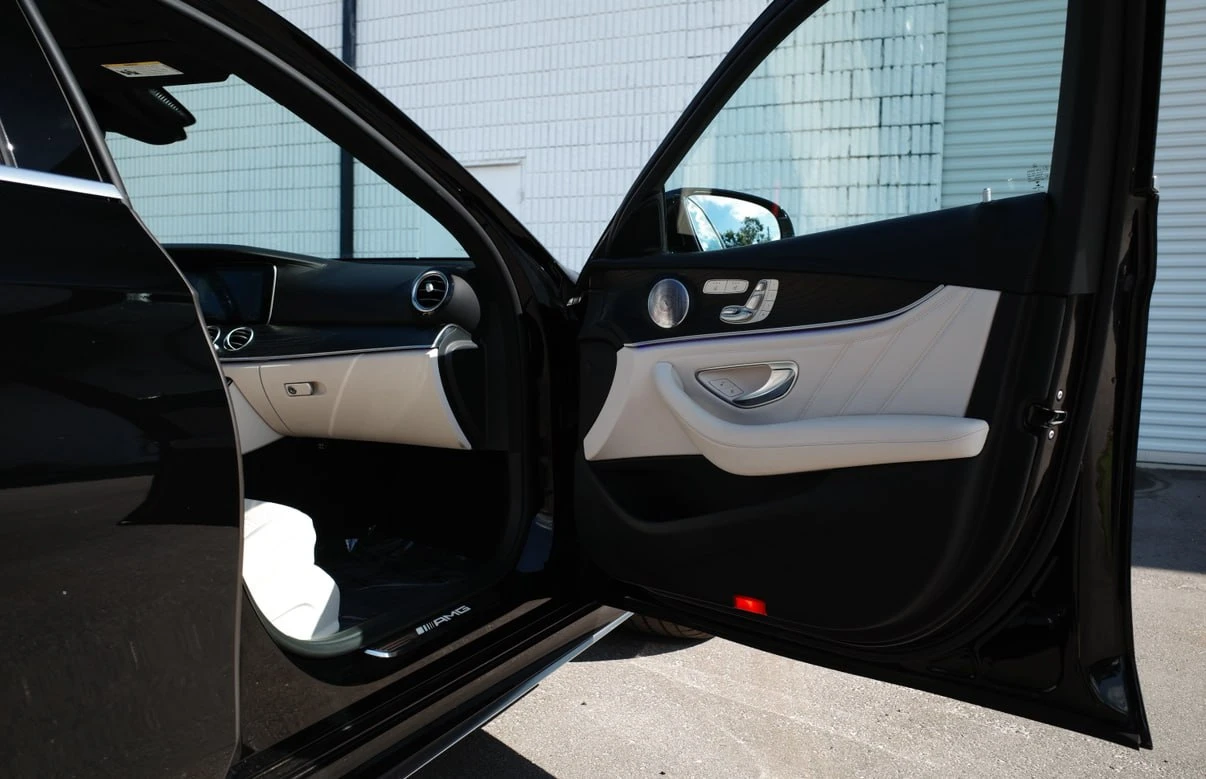 Mercedes-Benz E 63 AMG * CARFAX * БЕЗ ПЪРВОНАЧАЛНА ВНОСКА - изображение 10