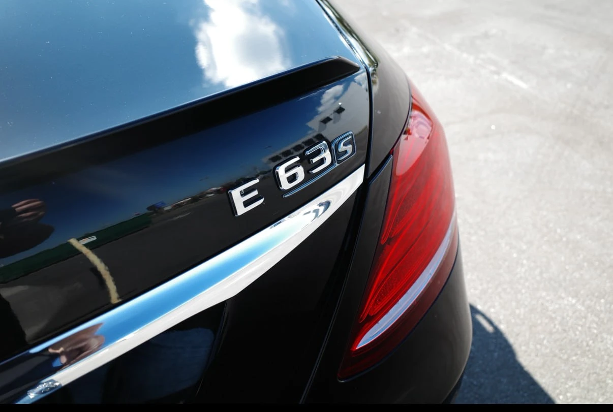 Mercedes-Benz E 63 AMG * CARFAX * БЕЗ ПЪРВОНАЧАЛНА ВНОСКА - изображение 9