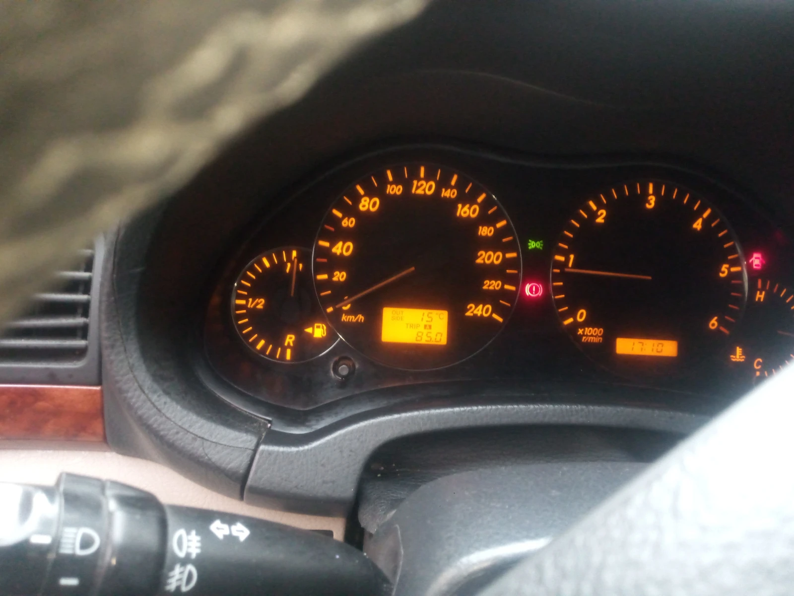 Toyota Avensis 2.2 D-4D - изображение 8