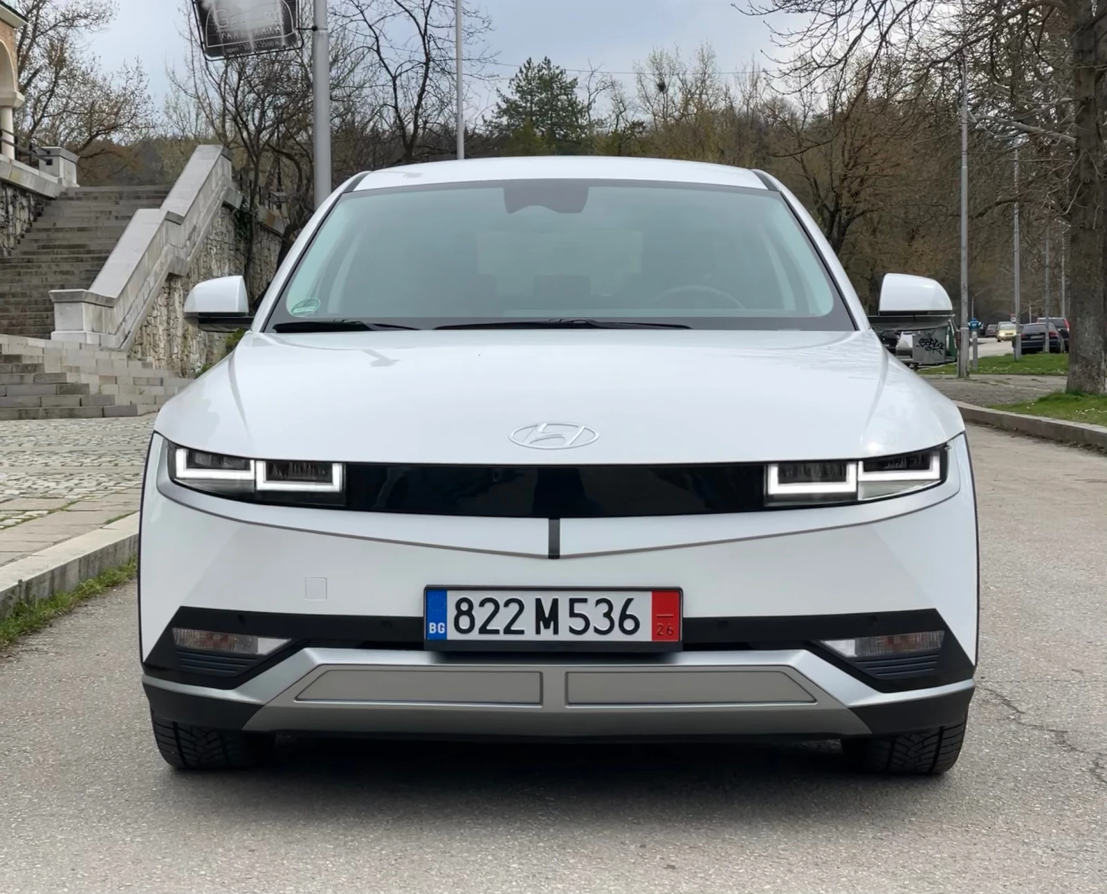 Hyundai Ioniq 5 AWD 325 к.с. | 77, 4 kWh | 13 660 км | Гаранция, снимка 2 - Автомобили и джипове - 54012335