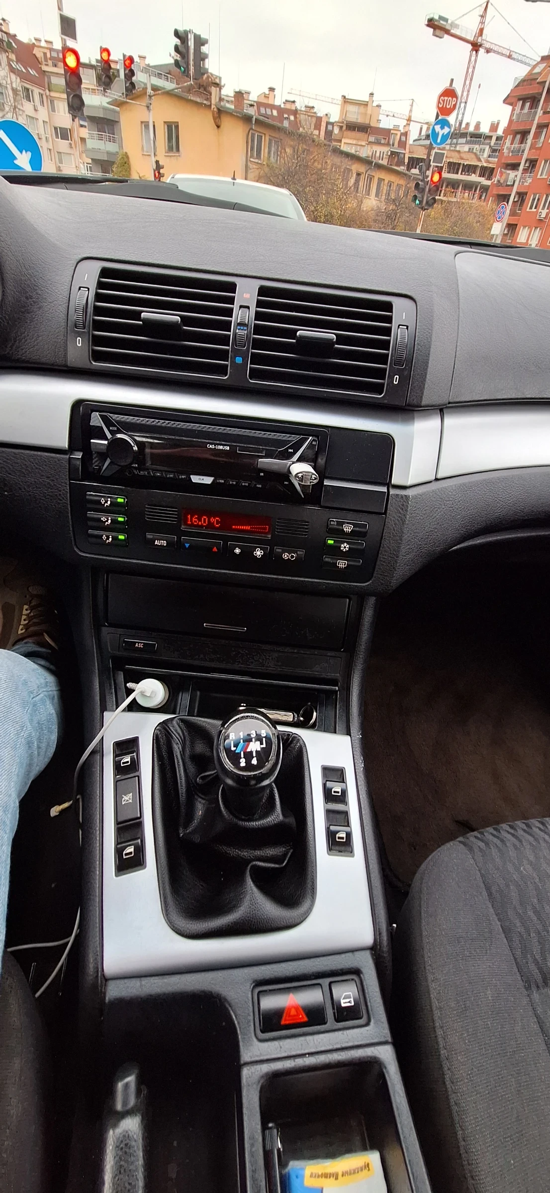 BMW 318, снимка 13 - Автомобили и джипове - 54090336