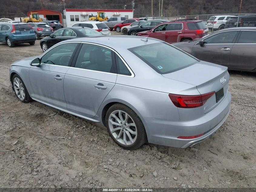 Audi A4 2.0l 45 Premium, снимка 3 - Автомобили и джипове - 54094544