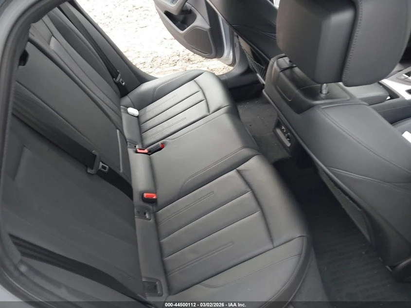 Audi A4 2.0l 45 Premium, снимка 8 - Автомобили и джипове - 54094544