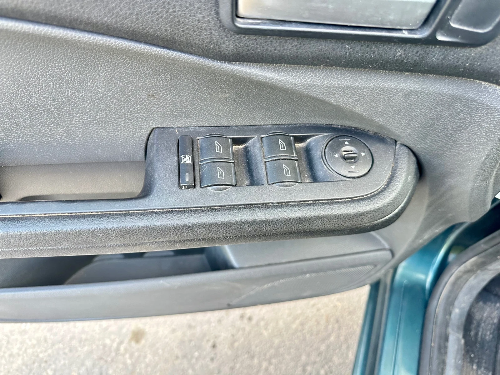 Ford C-max Нов Внос 1.6 115HP, снимка 13 - Автомобили и джипове - 54143412