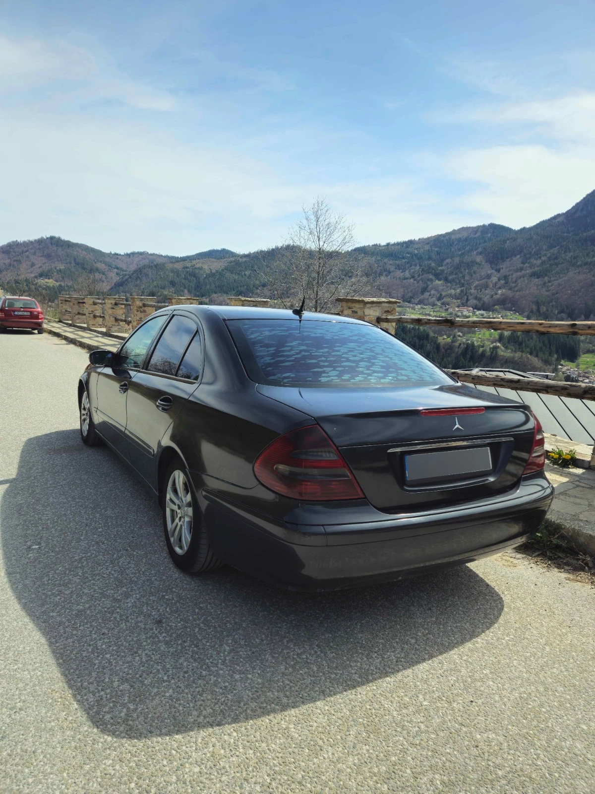 Mercedes-Benz E 200, снимка 4 - Автомобили и джипове - 54284960