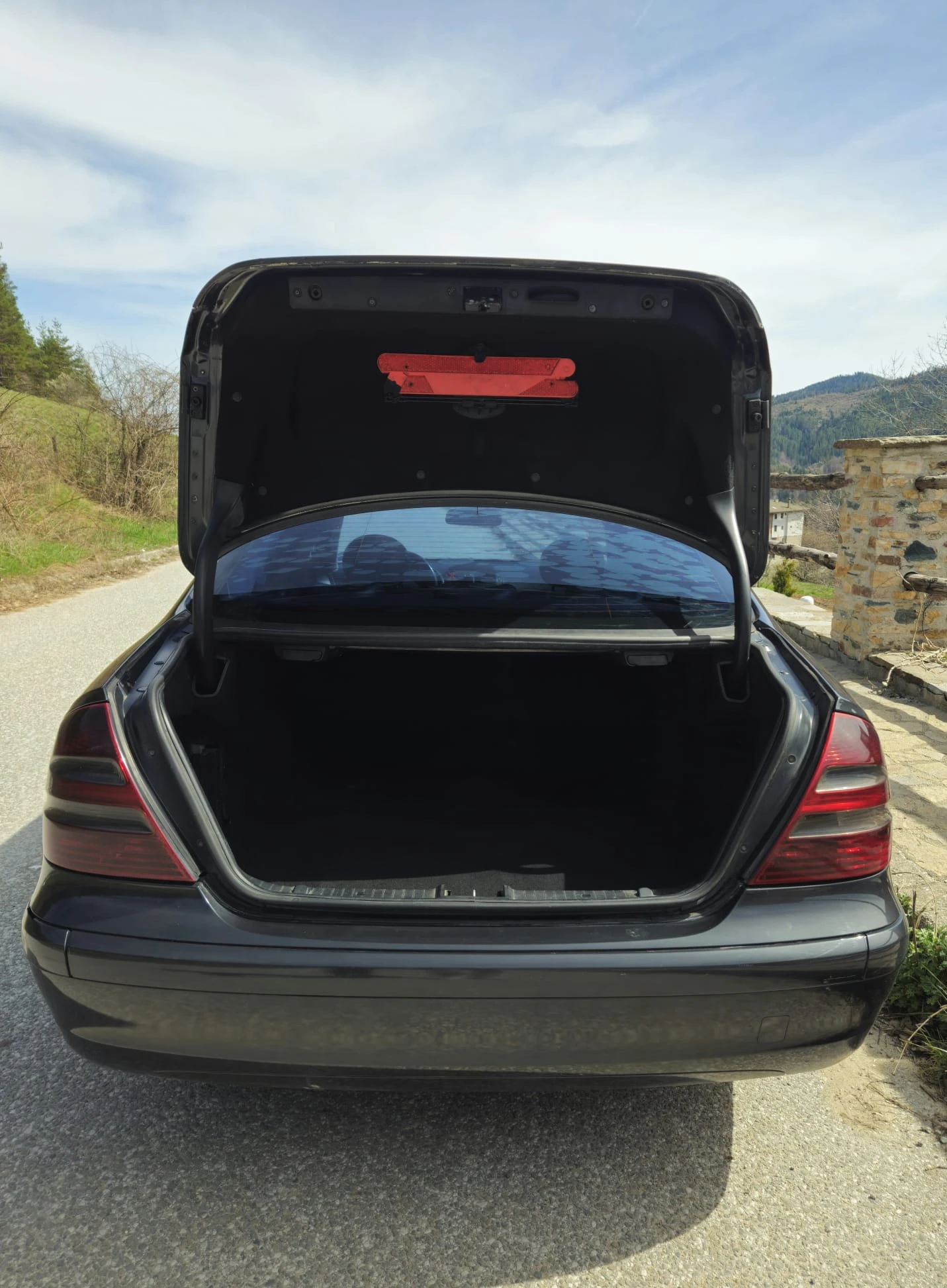 Mercedes-Benz E 200, снимка 14 - Автомобили и джипове - 54284960