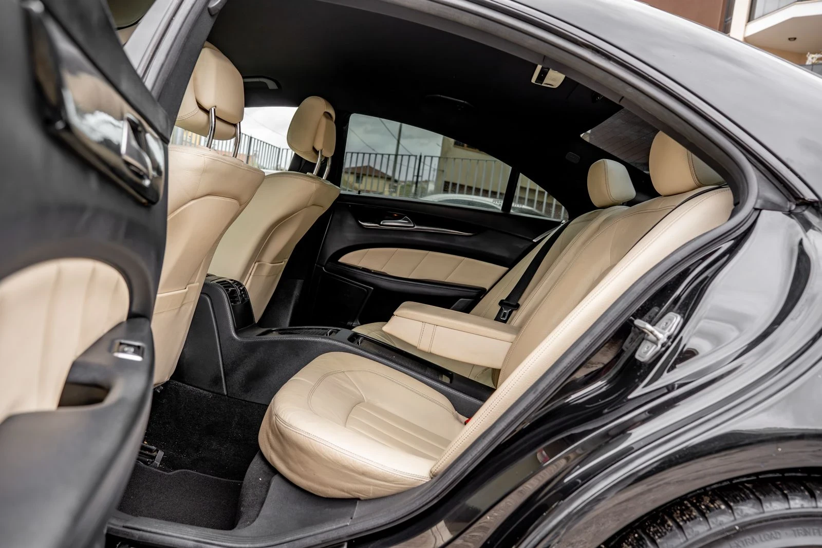 Mercedes-Benz CLS 350 CDI-AMG LINE-ПОДГРЕВ-LINE ASISST-FULL LED-TOP, снимка 13 - Автомобили и джипове - 54392191