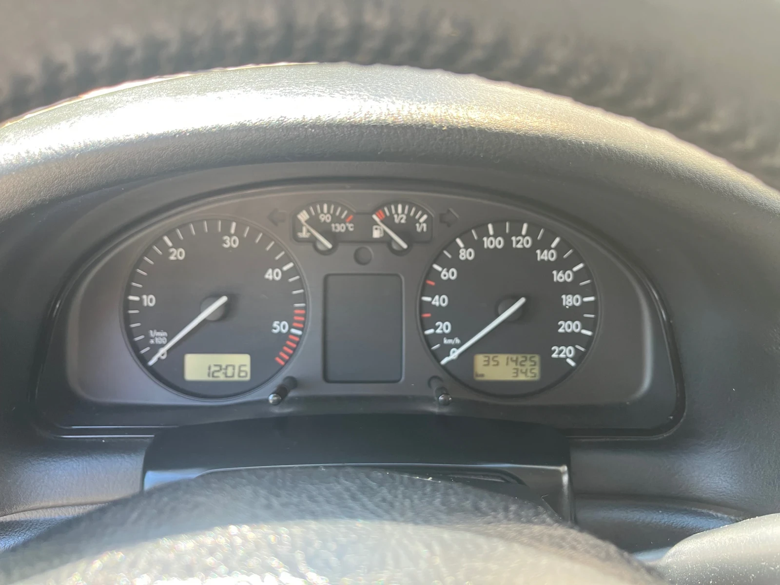 VW Passat, снимка 10 - Автомобили и джипове - 54491599