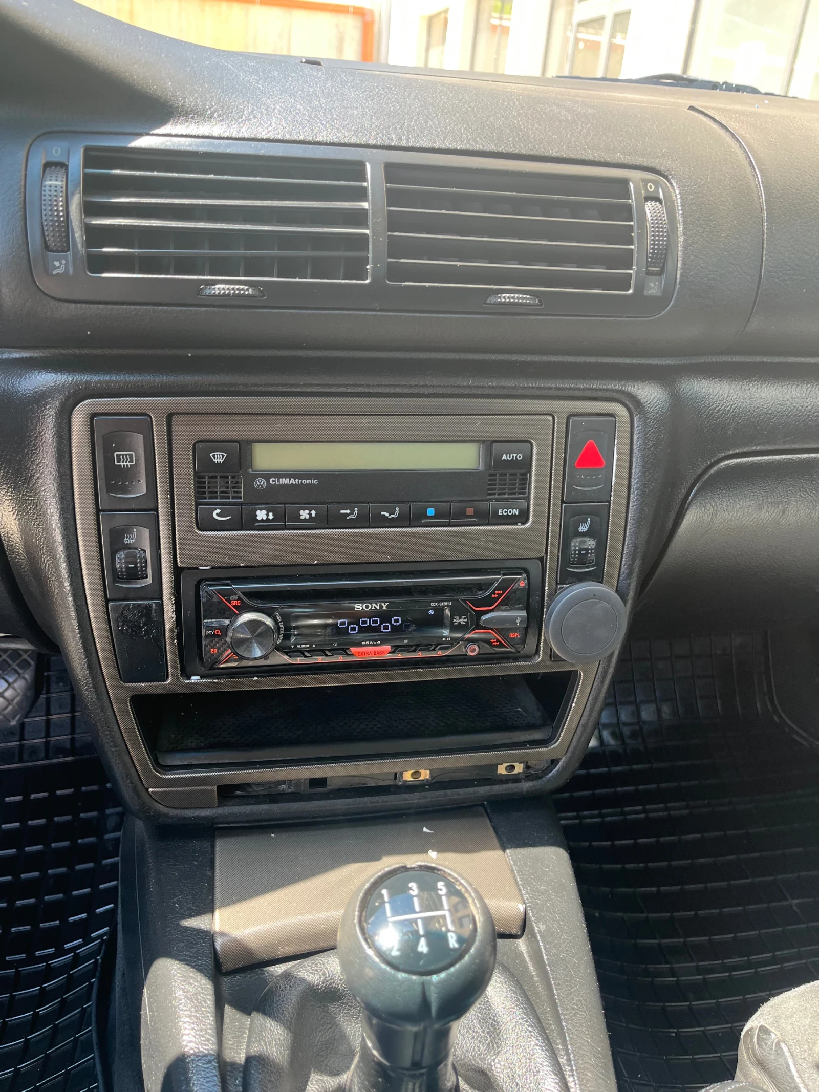 VW Passat, снимка 11 - Автомобили и джипове - 54491599