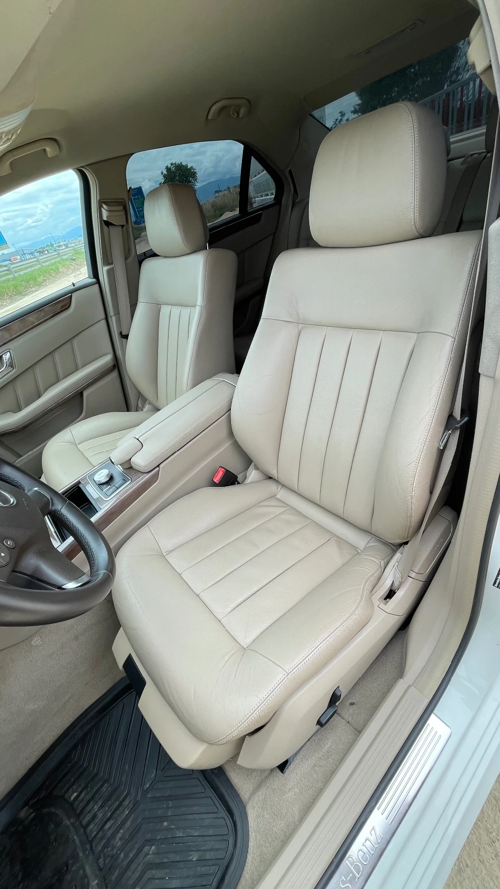 Mercedes-Benz E 220, снимка 6 - Автомобили и джипове - 54939714