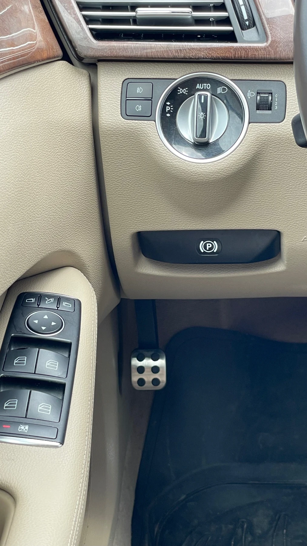 Mercedes-Benz E 220, снимка 14 - Автомобили и джипове - 54939714