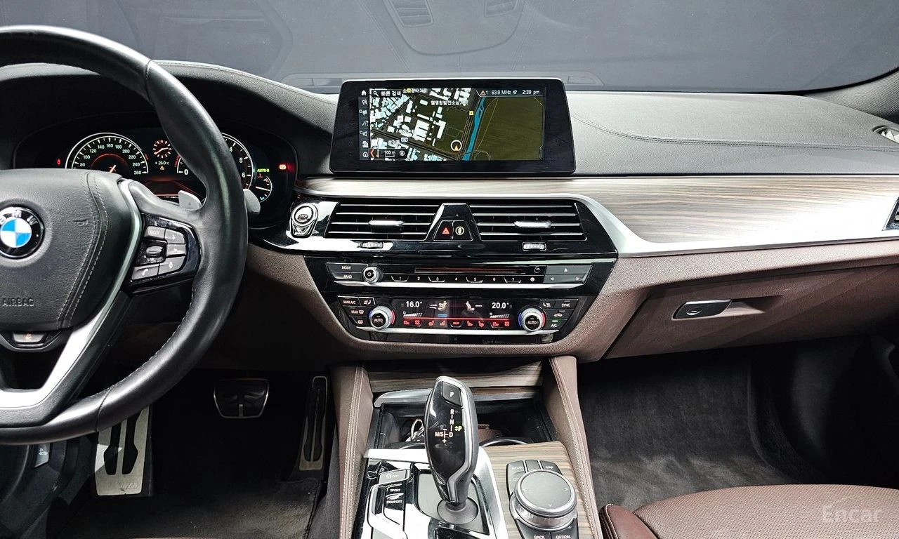 BMW 530 i xDrive M SPORT PLUS* DISTRONIC* 360* HEAD-UP* , снимка 11 - Автомобили и джипове - 55050613