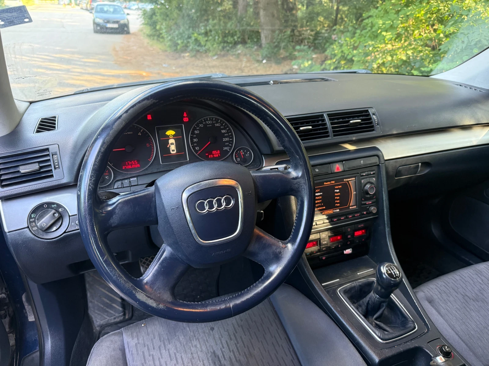Audi A4 2.0TDI, снимка 11 - Автомобили и джипове - 55072401