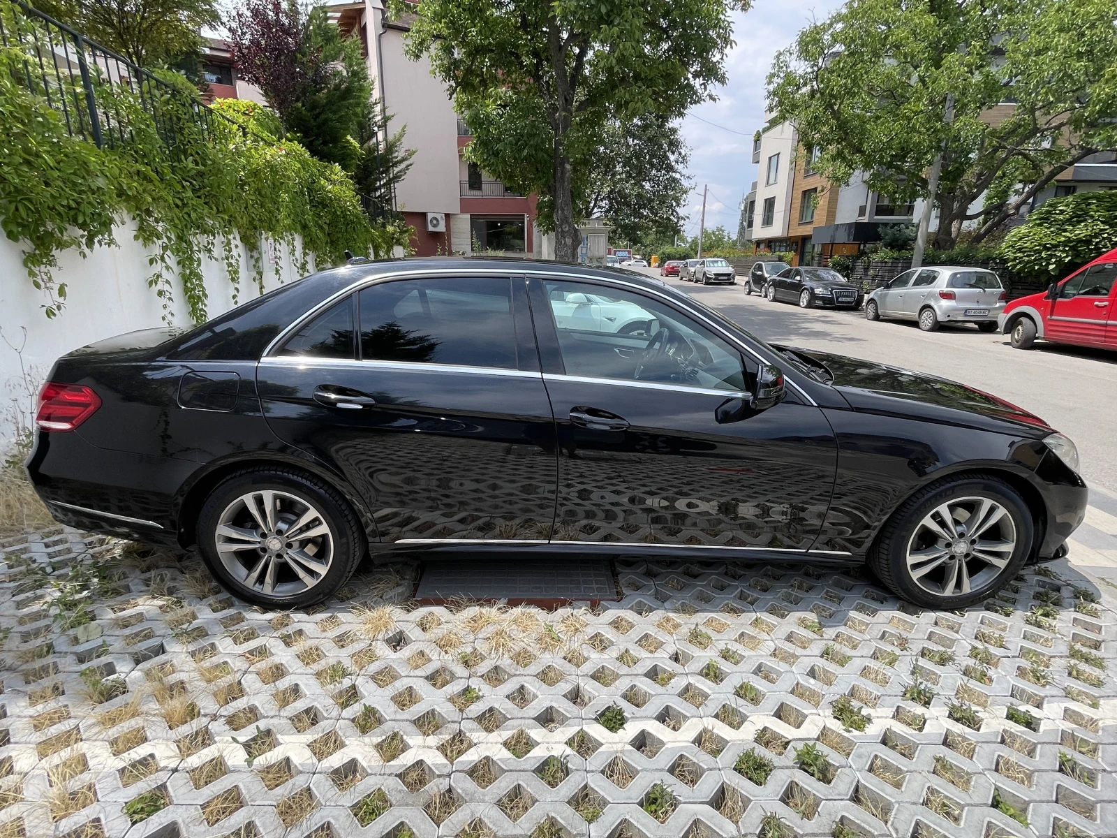 Mercedes-Benz E 220, снимка 7 - Автомобили и джипове - 55317424