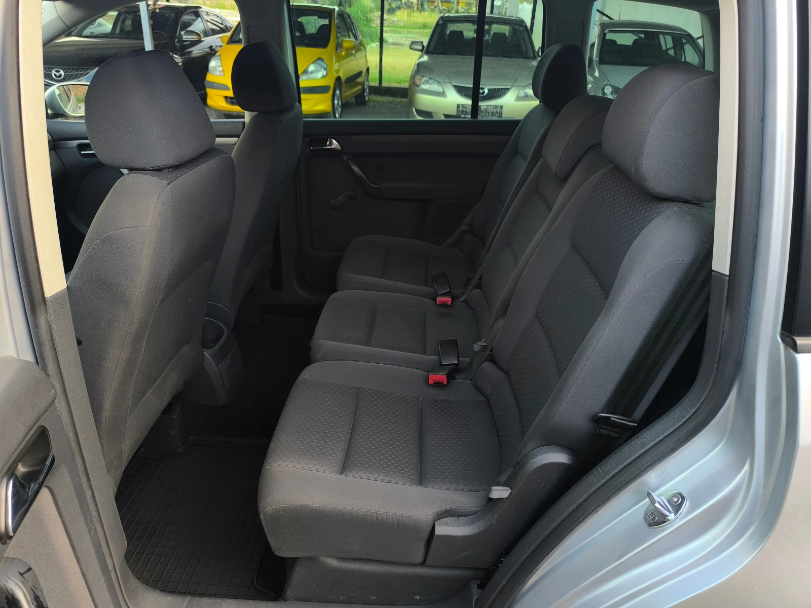 VW Touran -1.9TDI-105кс-6 -скорости-КЛИМАТИК-, снимка 12 - Автомобили и джипове - 55322841