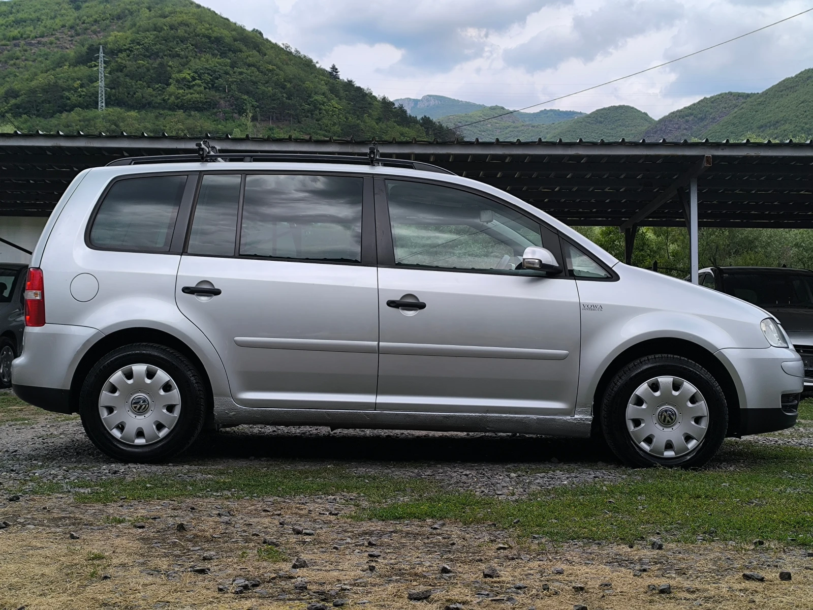 VW Touran -1.9TDI-105кс-6 -скорости-КЛИМАТИК-, снимка 2 - Автомобили и джипове - 55322841