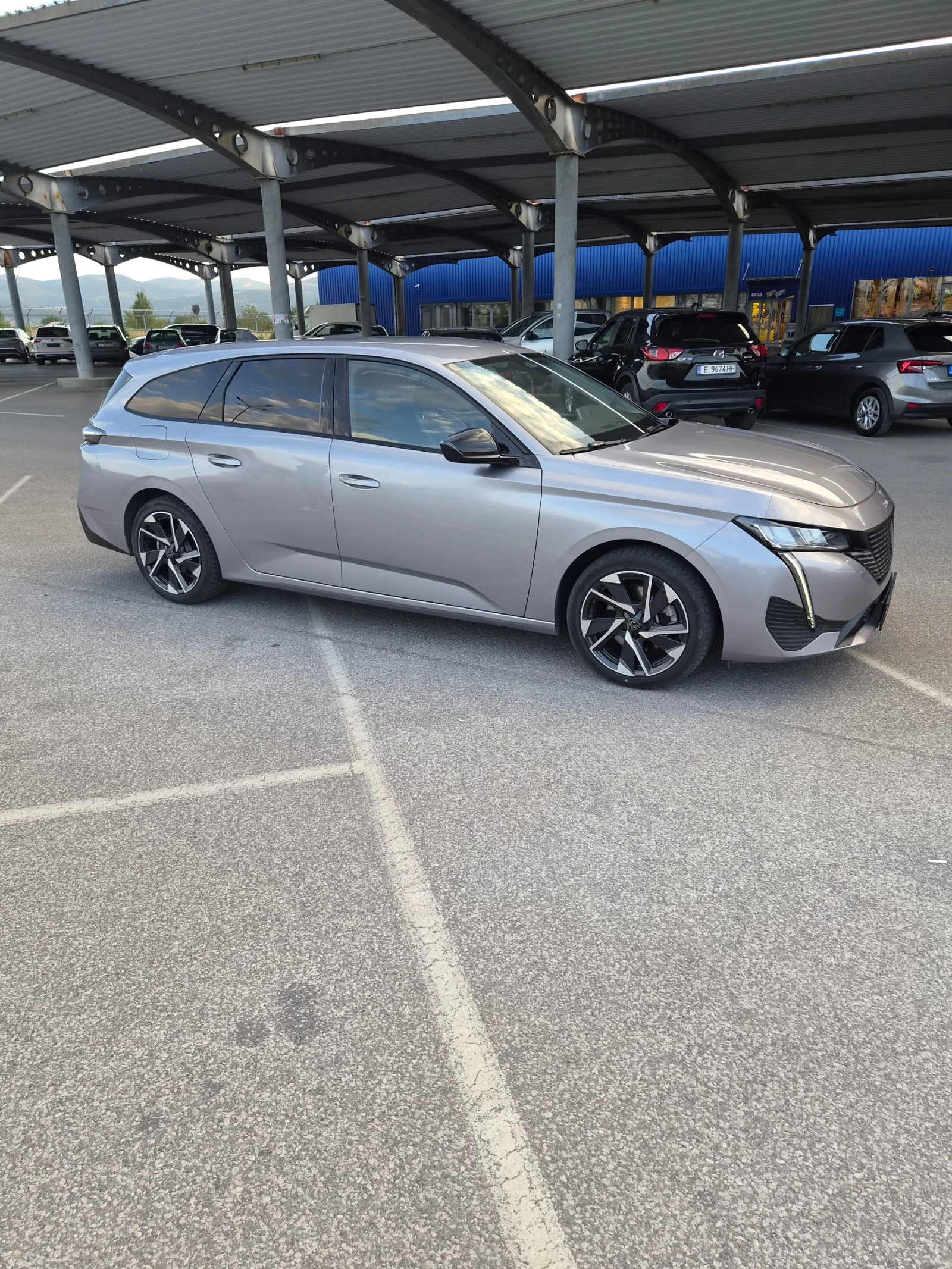 Peugeot 308 16 000 Km, снимка 5 - Автомобили и джипове - 55878618