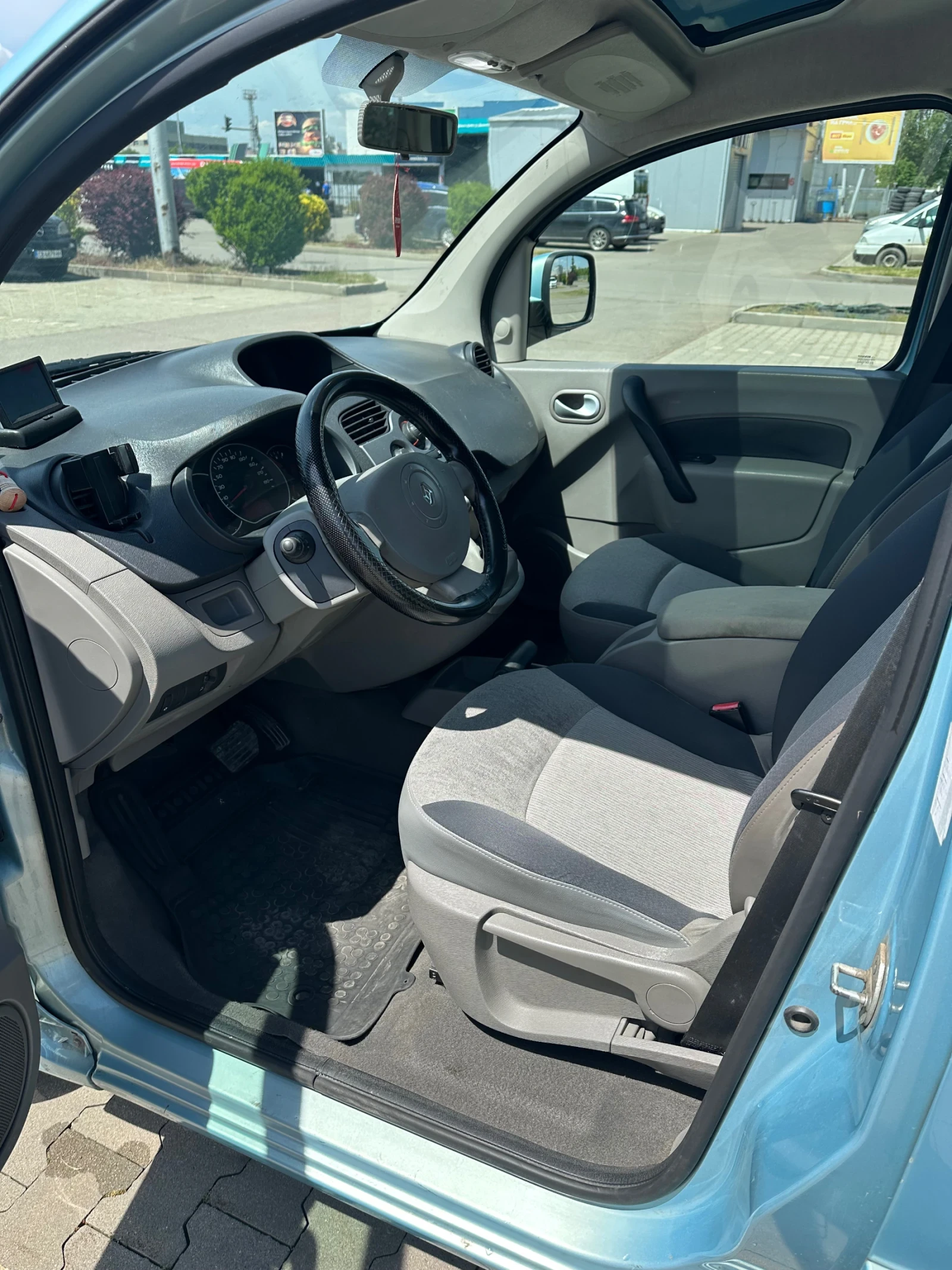 Renault Kangoo 1.6 ГАЗ автоматик, снимка 7 - Автомобили и джипове - 55942645