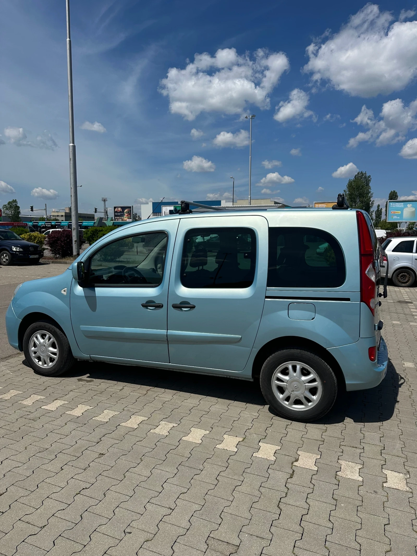 Renault Kangoo 1.6 ГАЗ автоматик, снимка 6 - Автомобили и джипове - 55942645