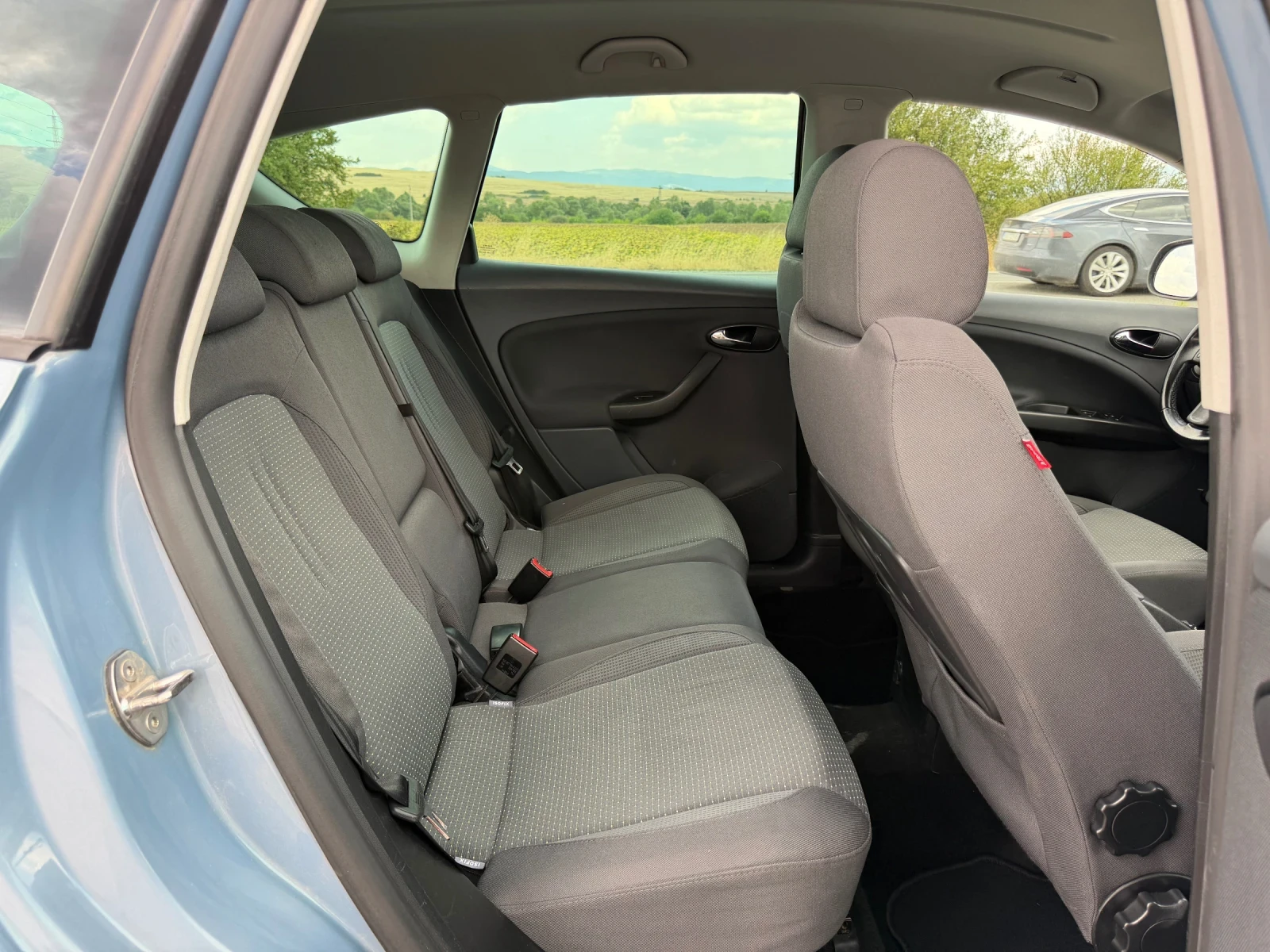 Seat Altea 2.0TDI, снимка 7 - Автомобили и джипове - 56015519
