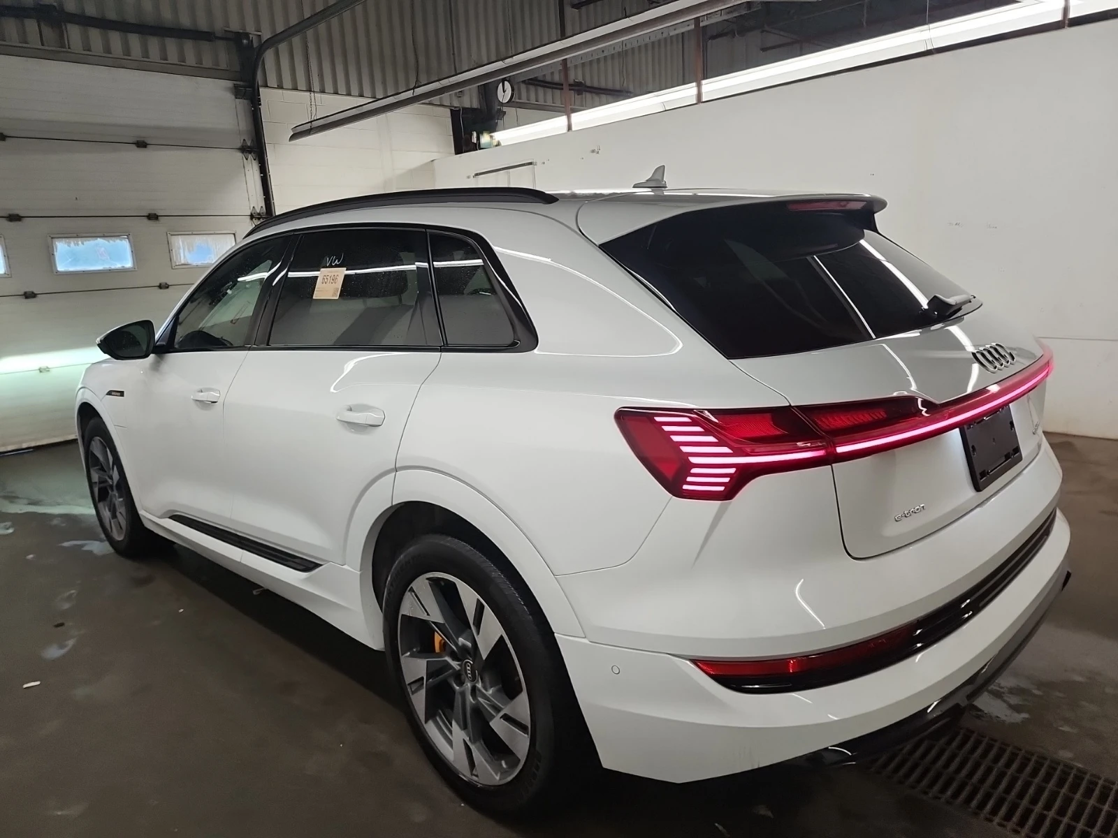 Audi E-Tron Progressiv, снимка 6 - Автомобили и джипове - 56041076