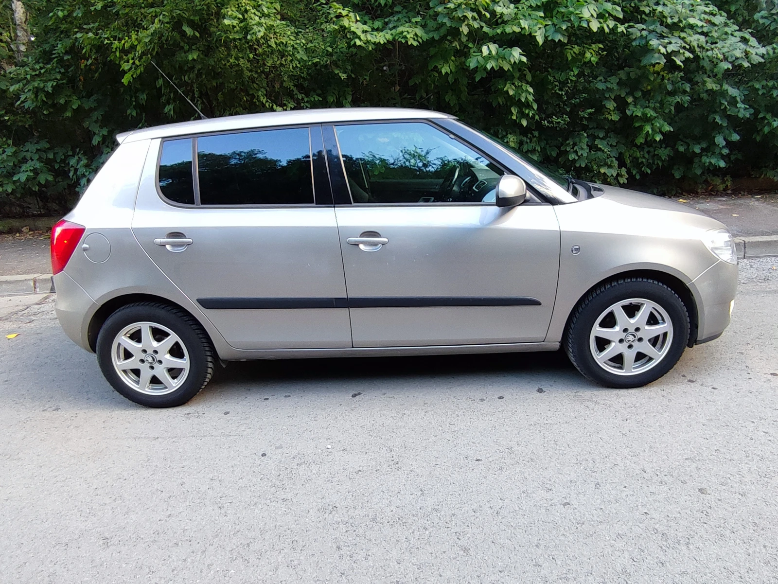 Skoda Fabia 1.6i, снимка 4 - Автомобили и джипове - 56120938