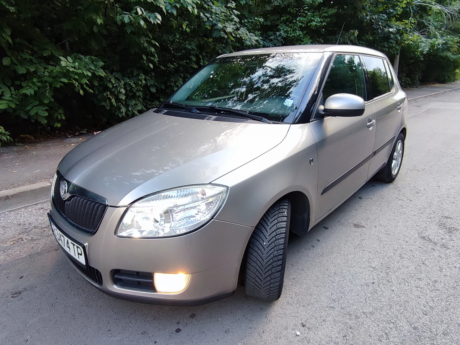 Skoda Fabia 1.6i, снимка 2 - Автомобили и джипове - 56120938