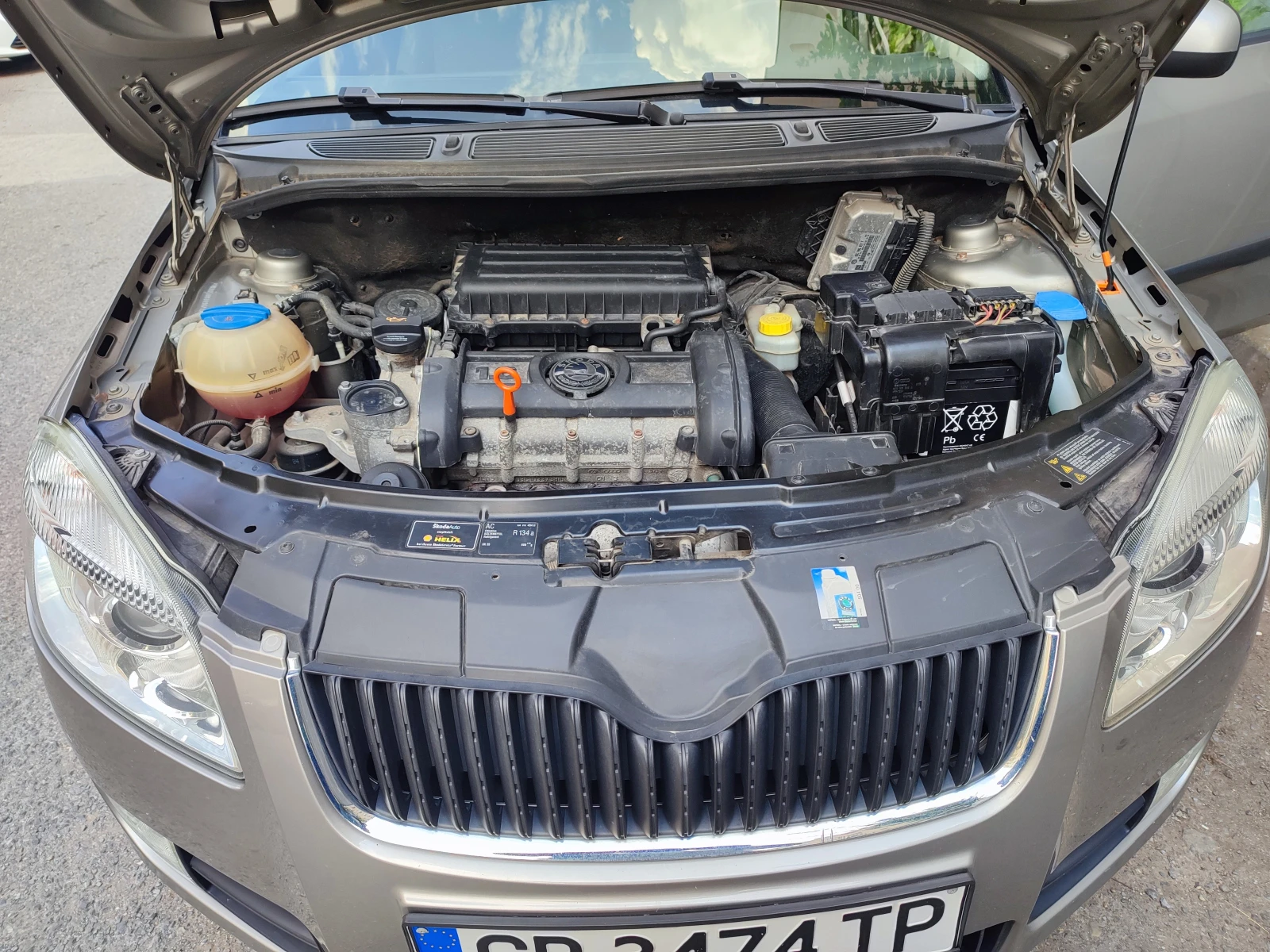 Skoda Fabia 1.6i, снимка 11 - Автомобили и джипове - 56120938