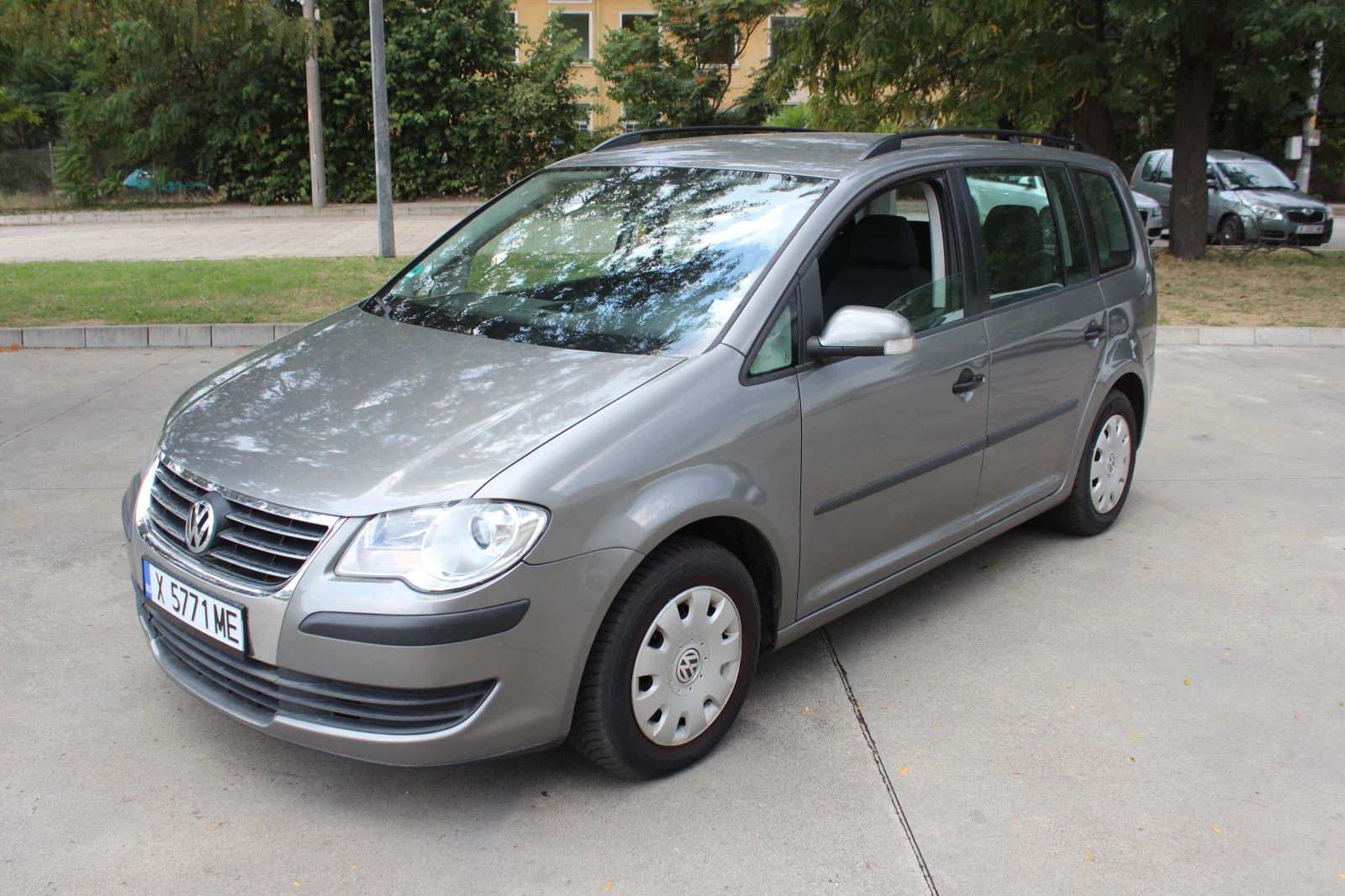 VW Touran, снимка 2 - Автомобили и джипове - 56234983