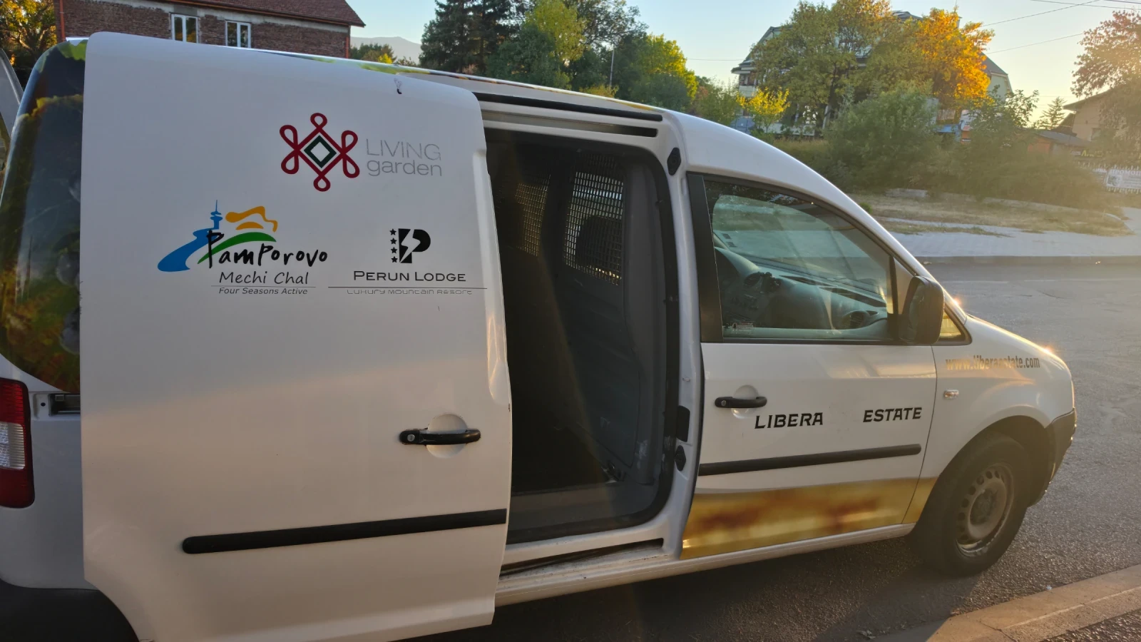 VW Caddy, снимка 11 - Автомобили и джипове - 56447025