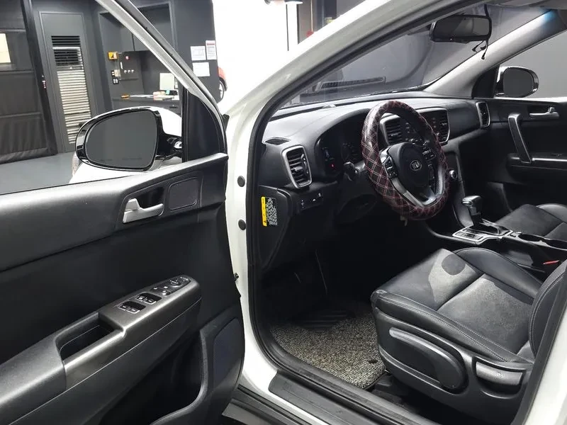 Kia Sportage 2Wd Luxury, снимка 5 - Автомобили и джипове - 55101951