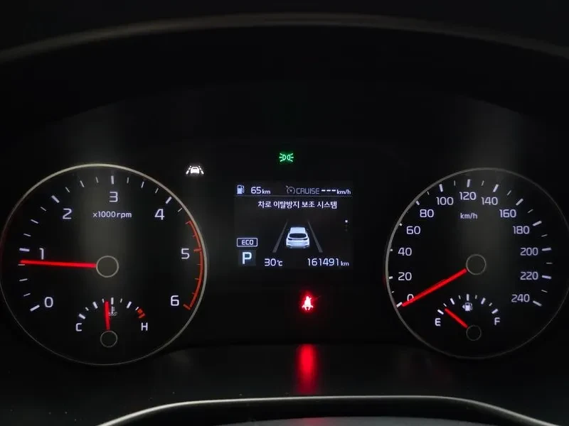 Kia Sportage 2Wd Luxury, снимка 4 - Автомобили и джипове - 55101951