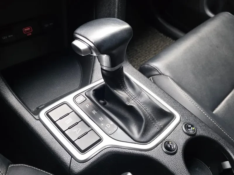 Kia Sportage 2Wd Luxury, снимка 7 - Автомобили и джипове - 55101951