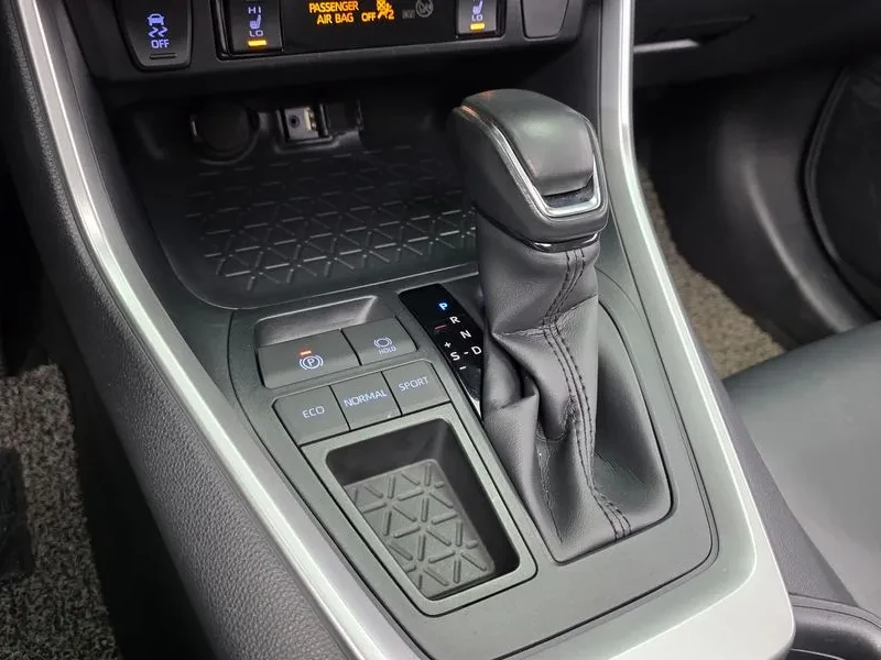 Toyota Rav4, снимка 9 - Автомобили и джипове - 55347503