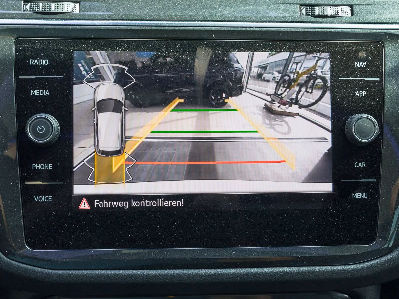 VW Tiguan R 2.0 TFSI 4Motion = NEW = Panorama Гаранция - изображение 6
