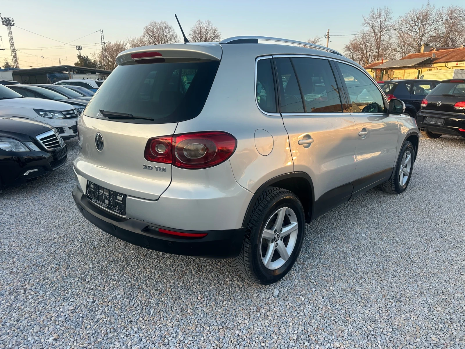 VW Tiguan 2.0TDI, снимка 6 - Автомобили и джипове - 53828979