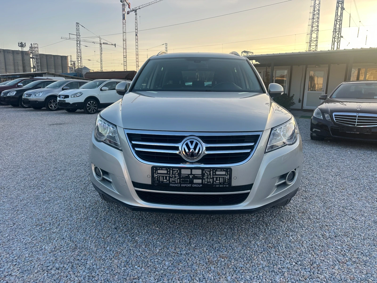 VW Tiguan 2.0TDI, снимка 2 - Автомобили и джипове - 53828979
