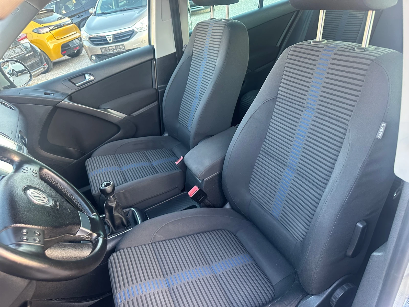 VW Tiguan 2.0TDI, снимка 9 - Автомобили и джипове - 53828979