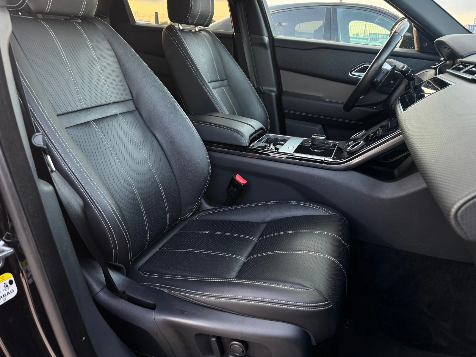 Land Rover Range Rover Velar, снимка 14 - Автомобили и джипове - 55090937