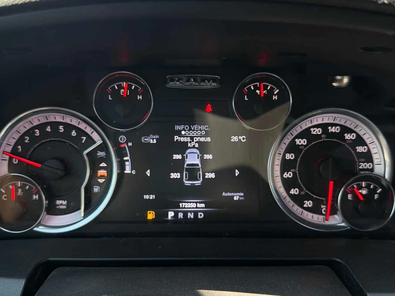 Dodge RAM 1500 * Warlock * CARFAX * ОПЦИЯ ЗА ФИНАНСИРАНЕ , снимка 14 - Автомобили и джипове - 55508615