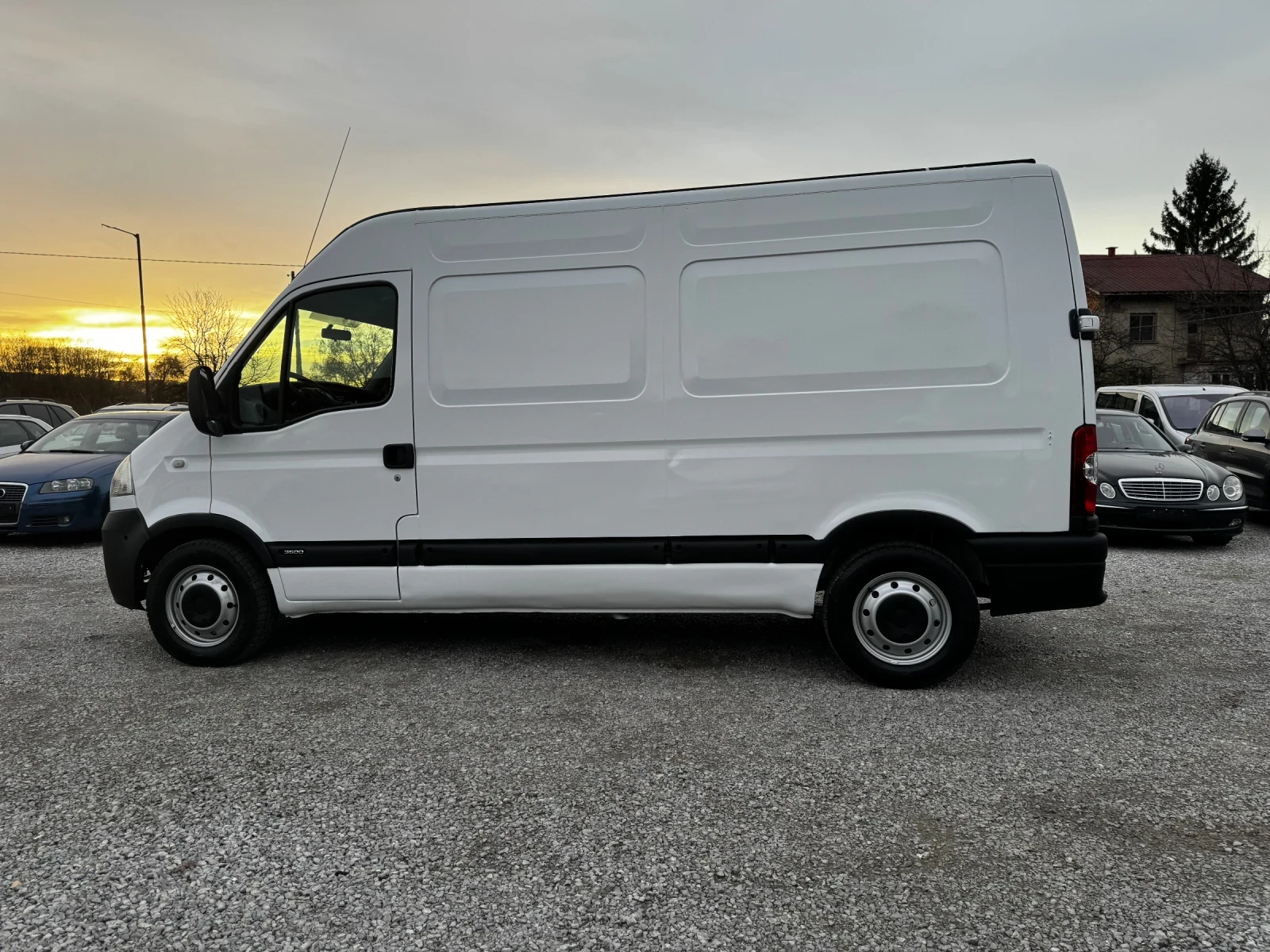 Opel Movano 2.5D/Климатик/Перфектен - изображение 10