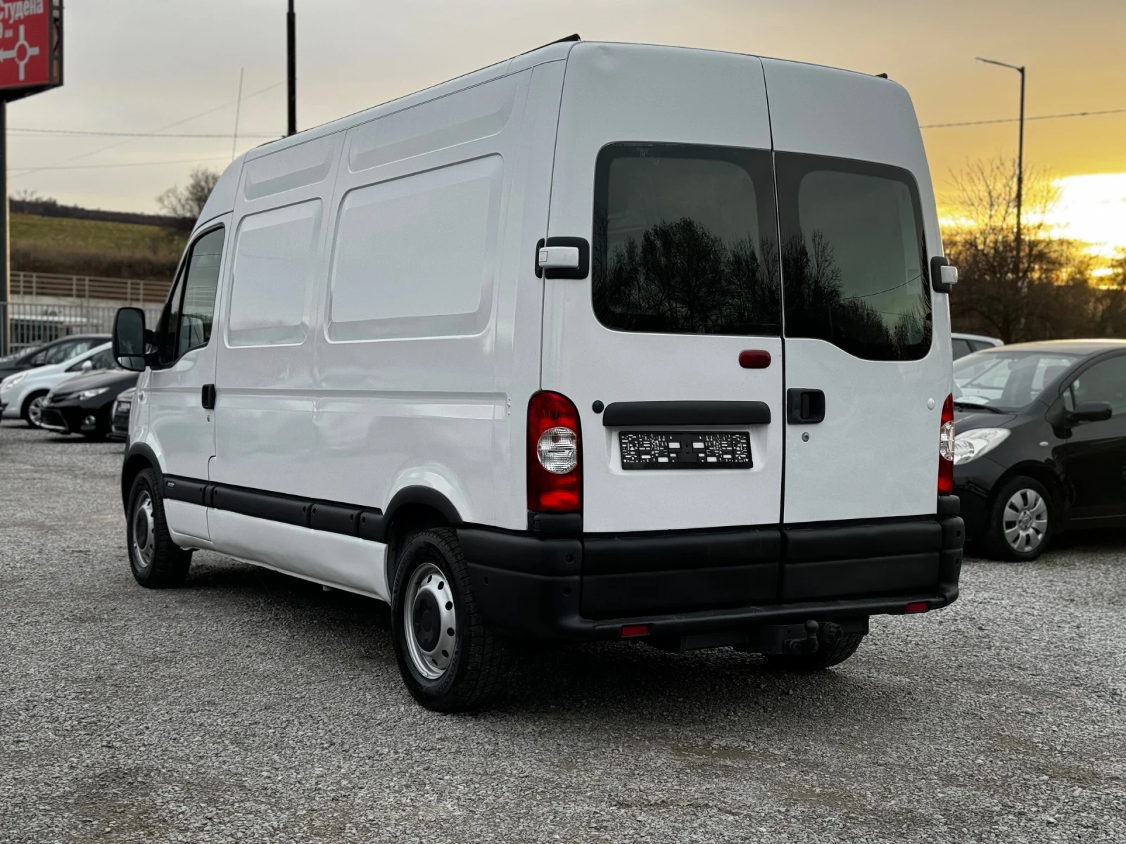 Opel Movano 2.5D/Климатик/Перфектен - изображение 9