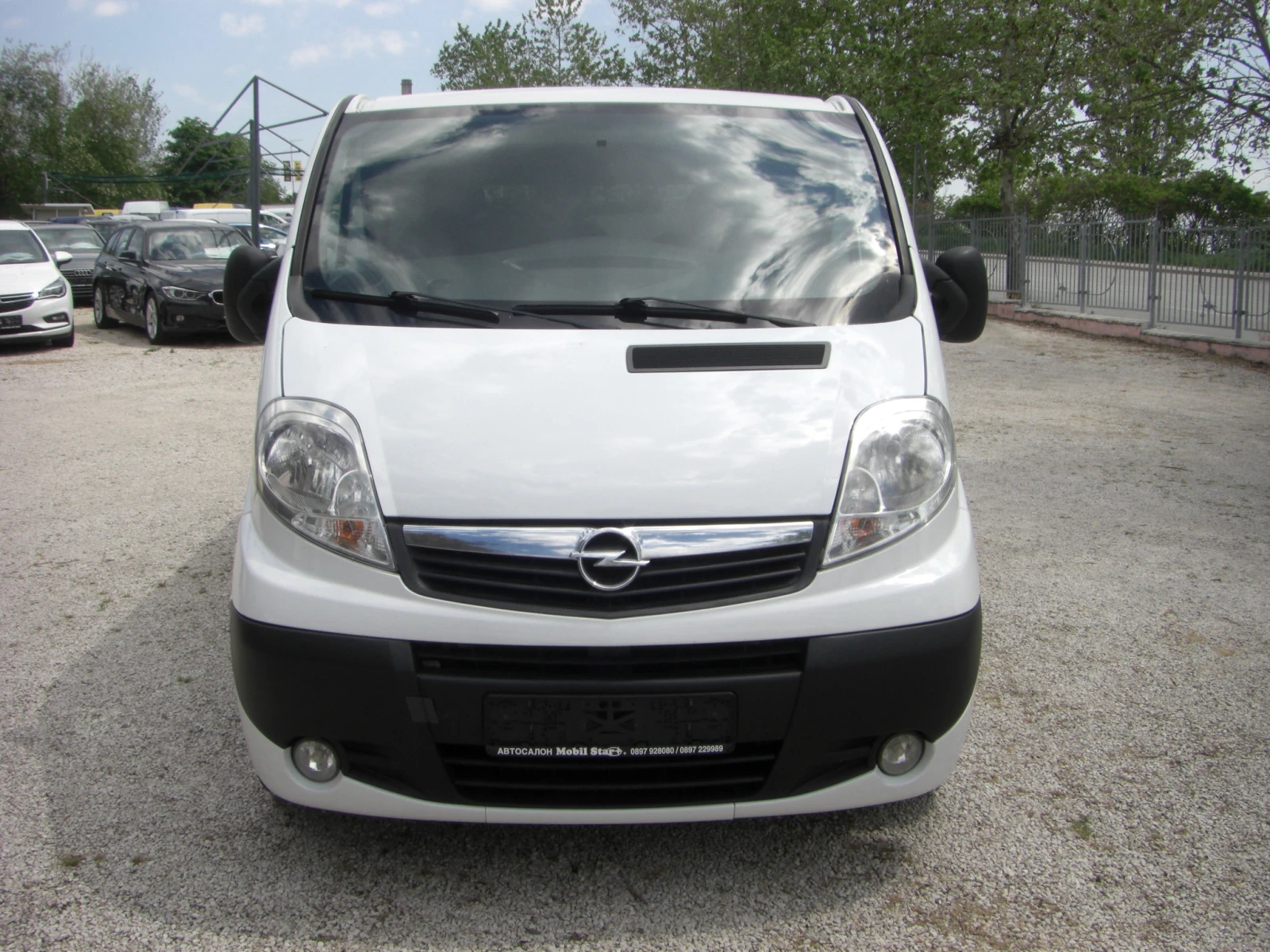 Opel Vivaro 2.0cdti 6ck., снимка 8 - Бусове и автобуси - 54377435