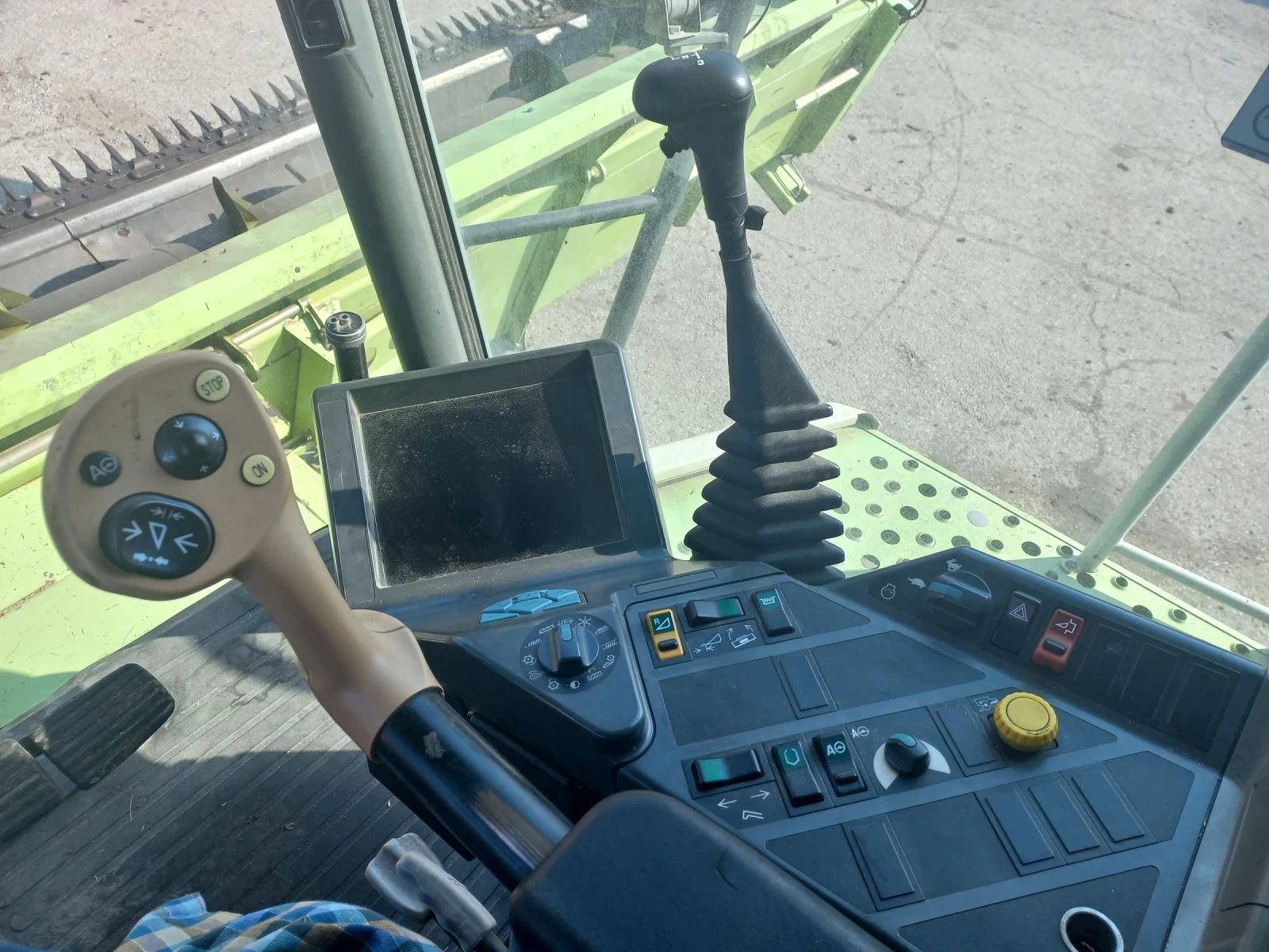 Комбайн Claas Lexion 460, снимка 15 - Селскостопанска техника - 56645988