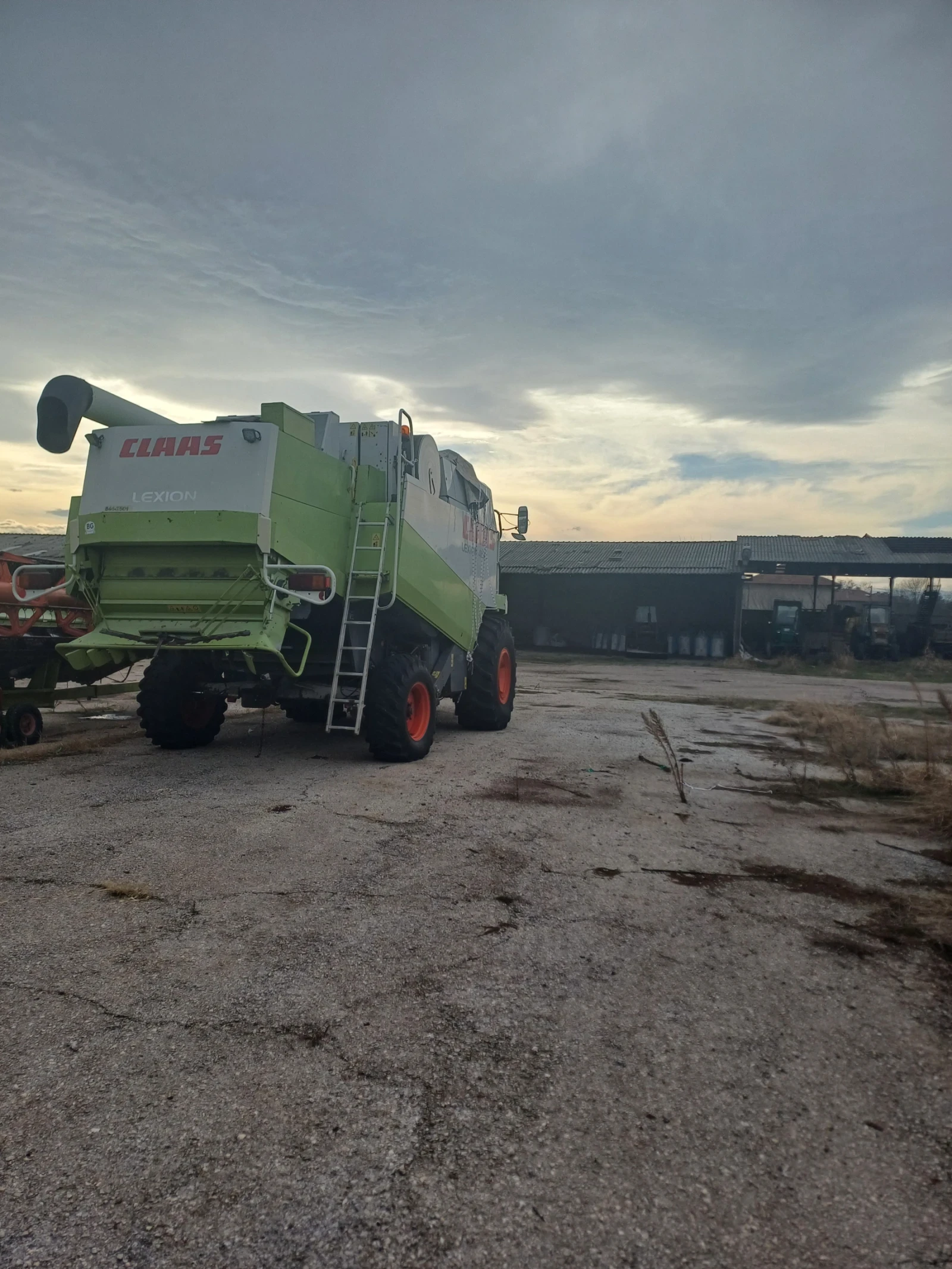 Комбайн Claas Lexion 460, снимка 8 - Селскостопанска техника - 56645988