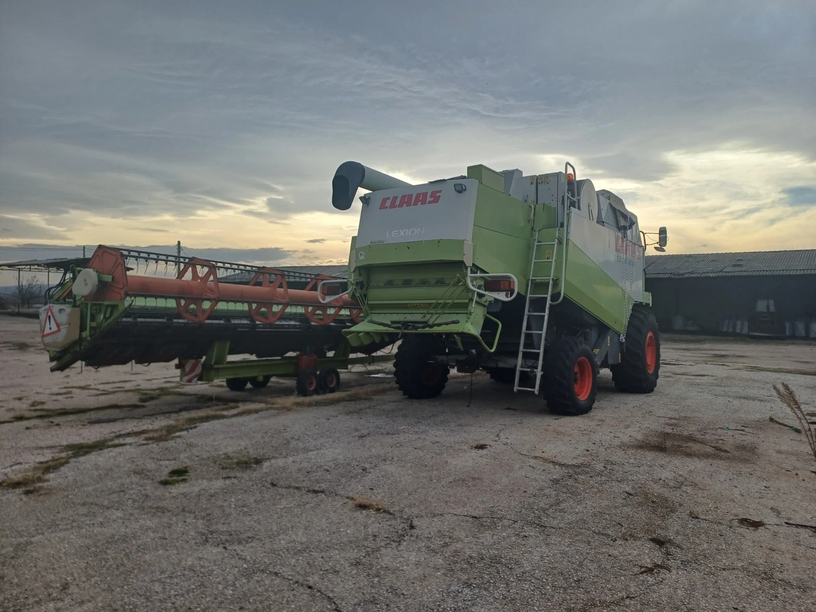 Комбайн Claas Lexion 460, снимка 7 - Селскостопанска техника - 56645988