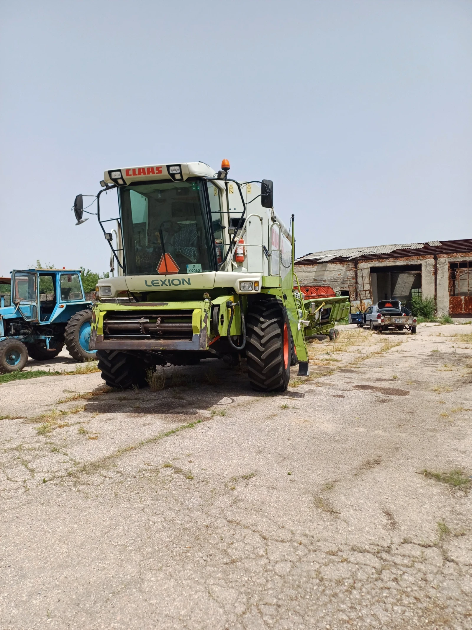 Комбайн Claas Lexion 460, снимка 2 - Селскостопанска техника - 56645988