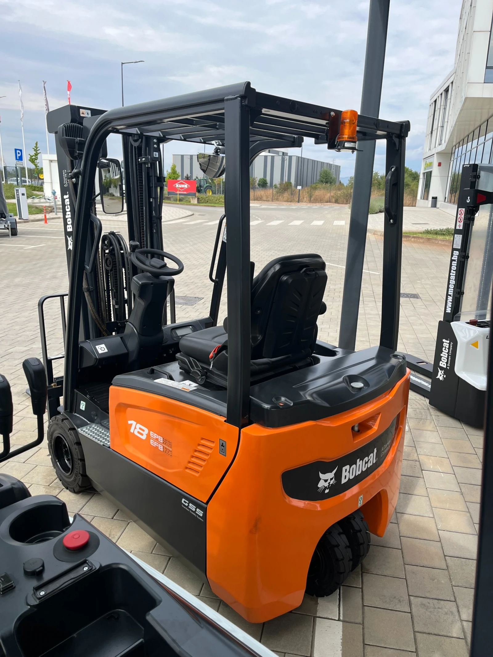 Електрокар Bobcat B18T-7, снимка 4 - Индустриална техника - 55665187