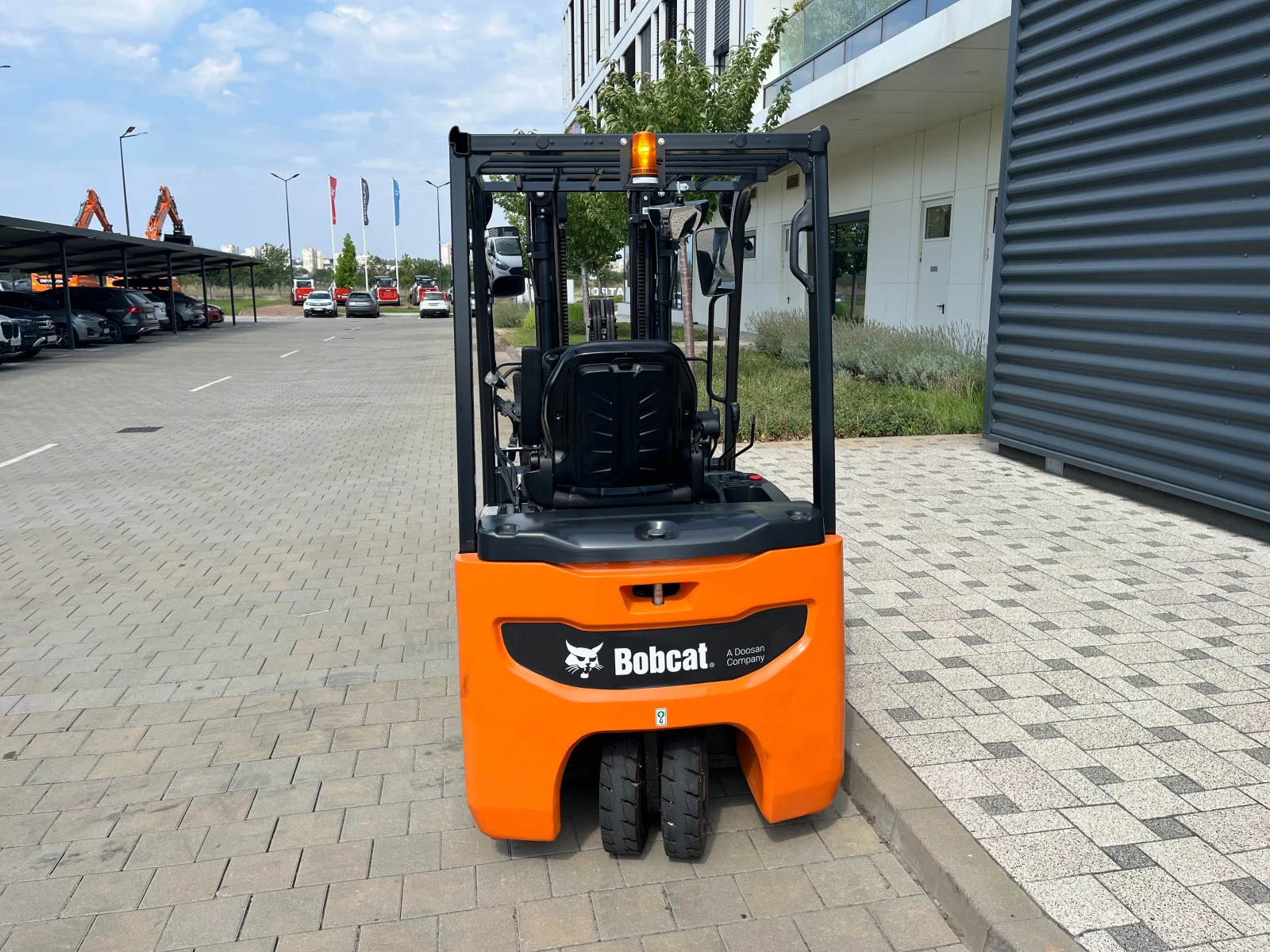 Електрокар Bobcat B18T-7, снимка 3 - Индустриална техника - 55665187
